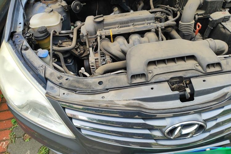 Used Hyundai Celesta 2011 1.6L Automatic Luxury Version Engine Bay Right