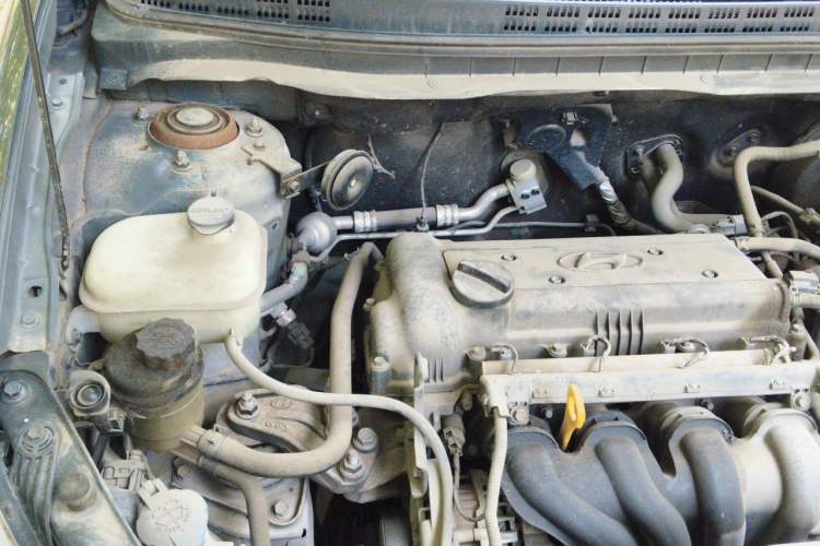 Used Hyundai Celesta 2011 1.6L Automatic Luxury Version Engine Bay Right