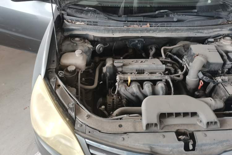 Used Hyundai Celesta 2011 1.6L Automatic Luxury Version Engine Bay Right