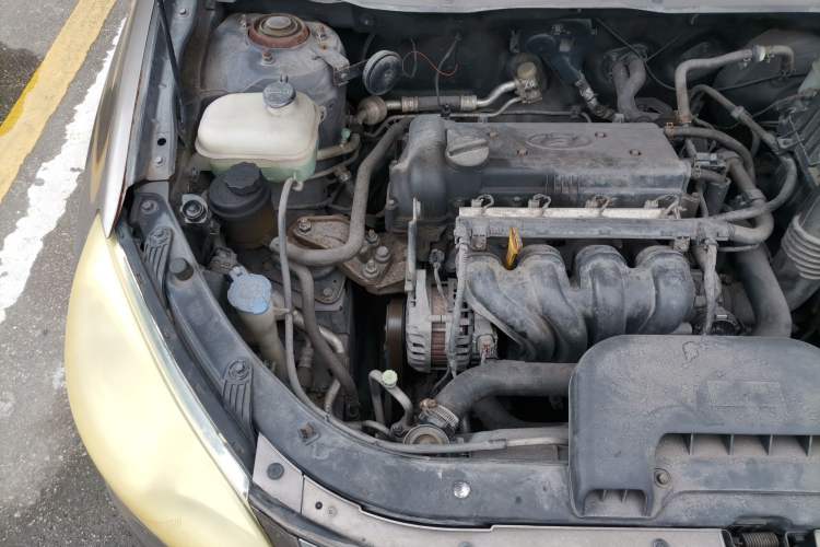 Used Hyundai Celesta 2011 1.6L Automatic Comfort Edition Engine Bay Right