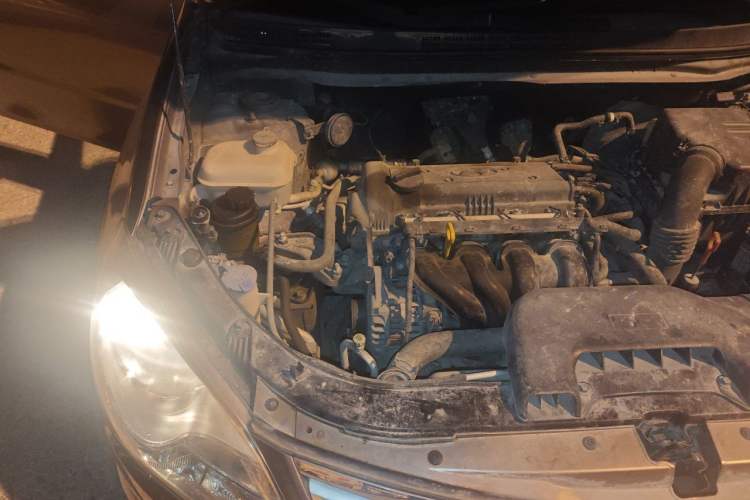 Used Hyundai Celesta 2011 1.6L Automatic Comfort Edition Engine Bay Right