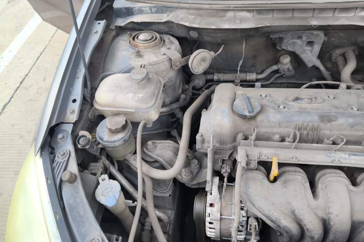 Used Hyundai Celesta 2011 1.6L Manual Luxury Model Engine Bay Right