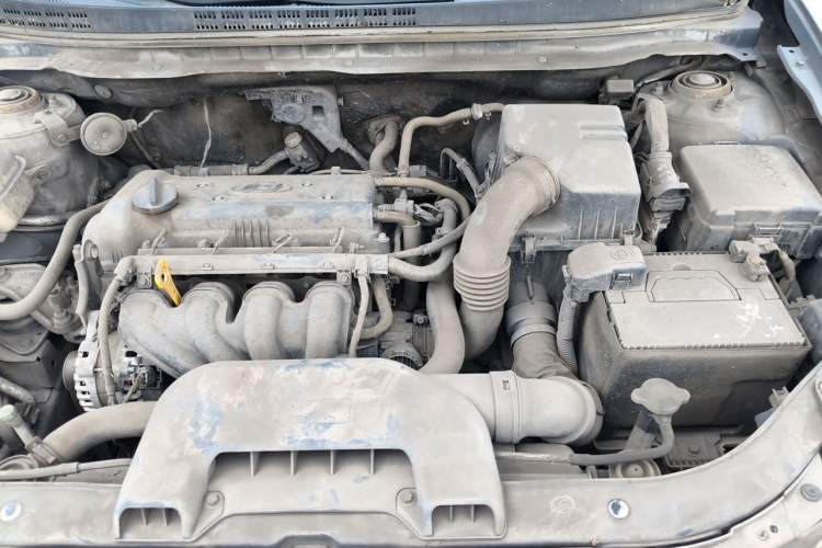 Used Hyundai Celesta 2011 1.6L Manual Luxury Model Engine Bay