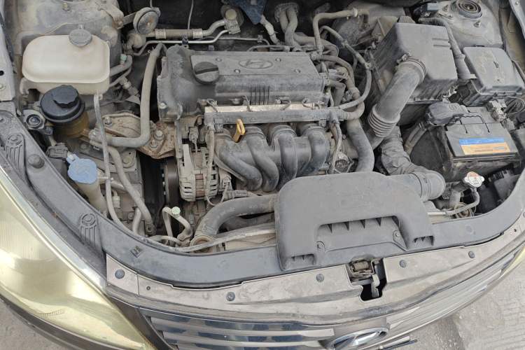 Used Hyundai Celesta 2011 1.6L Manual Comfort Edition Engine Bay