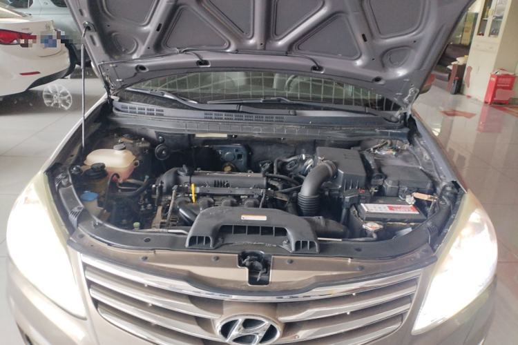 Used Hyundai Celesta 2011 1.6L Manual Comfort Edition Engine Bay