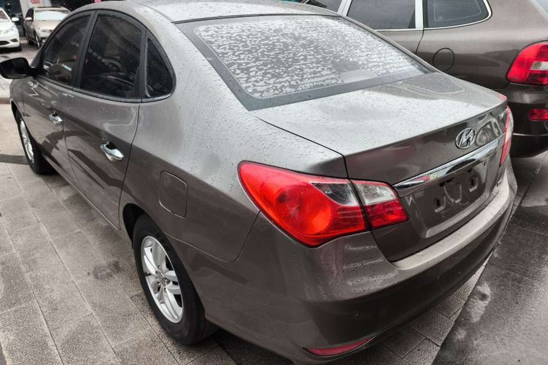 Used Hyundai Celesta 2011 1.6L Manual Luxury Model Exterior 2