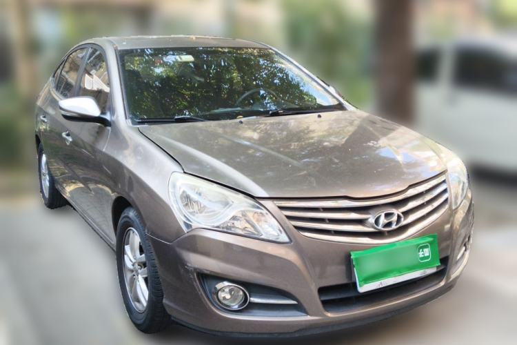 Used Hyundai Celesta 2011 1.6L Manual Luxury Model Front Right 45 Deg