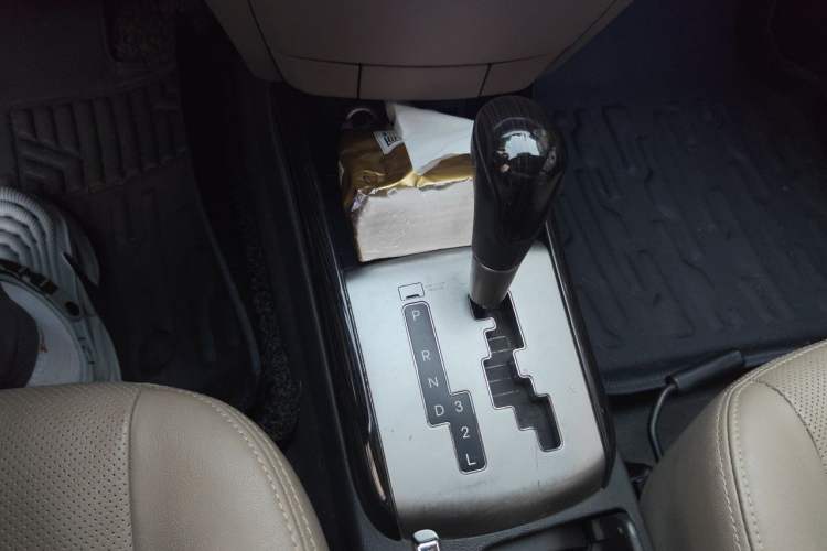 Used Hyundai Celesta 2011 1.6L Automatic Luxury Version Gear Lever