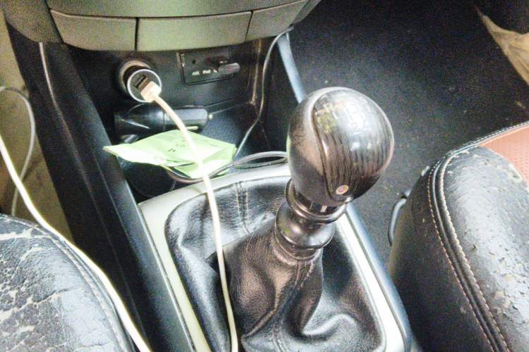 Used Hyundai Celesta 2011 1.6L Manual Luxury Model Gear Lever