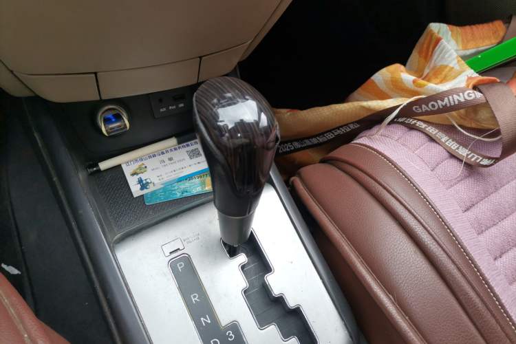 Used Hyundai Celesta 2011 1.6L Automatic Comfort Edition Gear Lever