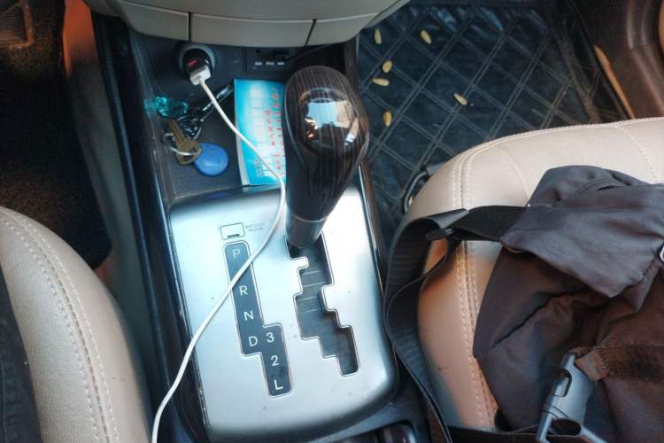 Used Hyundai Celesta 2011 1.6L Automatic Luxury Version Gear Lever
