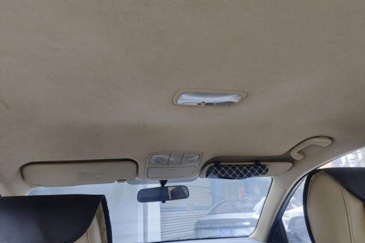 Used Hyundai Celesta 2011 1.6L Automatic Comfort Edition Headliner