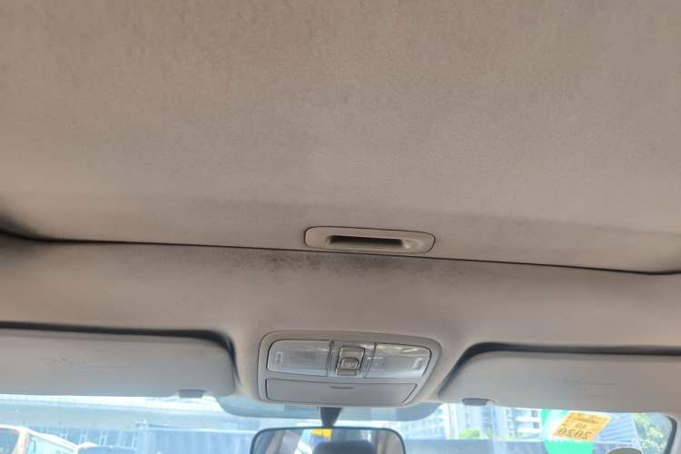 Used Hyundai Celesta 2011 1.6L Manual Luxury Model Headliner
