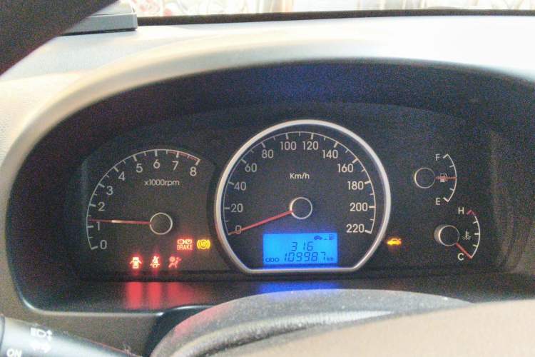 Used Hyundai Celesta 2011 1.6L Manual Luxury Model Instrument Cluster