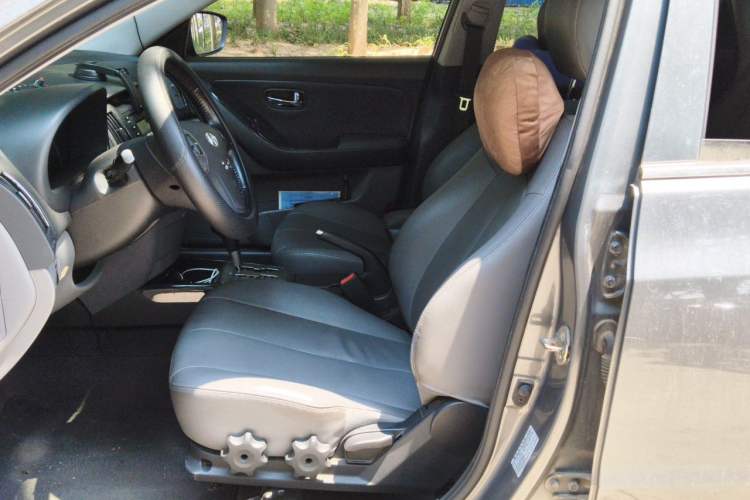 Used Hyundai Celesta 2011 1.6L Automatic Luxury Version Left Front Seat