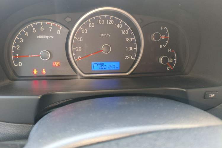 Used Hyundai Celesta 2011 1.6L Automatic Comfort Edition Odometer Close Up
