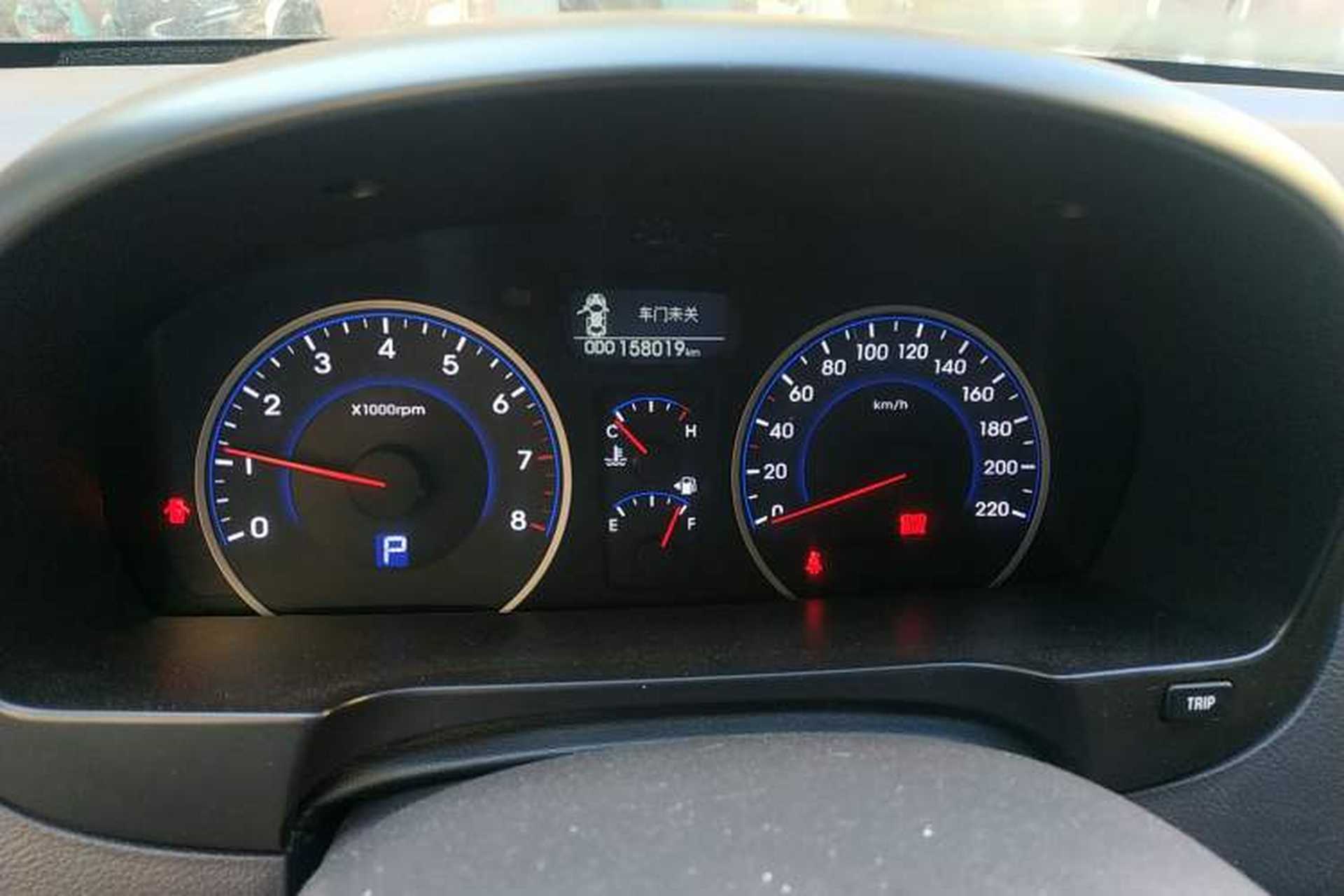 Used Hyundai Celesta 2011 1.6L Automatic Luxury Version Odometer Close Up