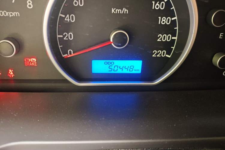 Used Hyundai Celesta 2011 1.6L Manual Comfort Edition Odometer Close Up