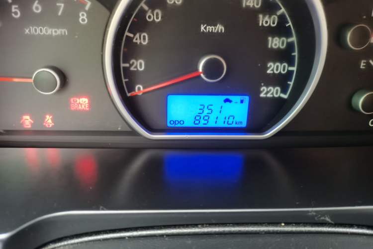 Used Hyundai Celesta 2011 1.6L Manual Luxury Model Odometer Close Up