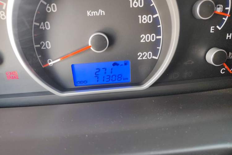 Used Hyundai Celesta 2011 1.6L Manual Luxury Model Odometer Close Up