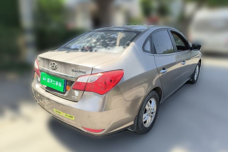 Used Hyundai Celesta 2011 1.6L Manual Luxury Model Rear Right 45 Deg