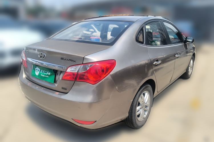 Used Hyundai Celesta 2011 1.6L Manual Luxury Model Rear Right 45 Deg