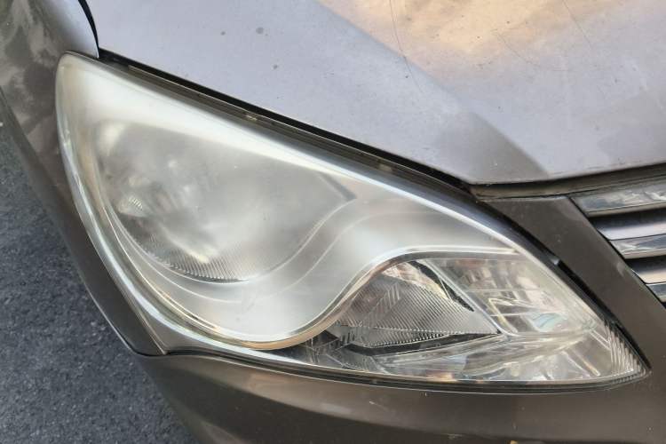 Used Hyundai Celesta 2011 1.6L Automatic Luxury Version Right Front Headlight