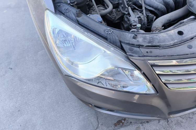Used Hyundai Celesta 2011 1.6L Manual Luxury Model Right Front Headlight