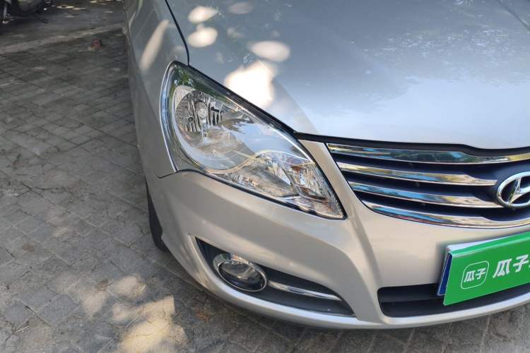 Used Hyundai Celesta 2011 1.6L Automatic Comfort Edition Right Front Headlight
