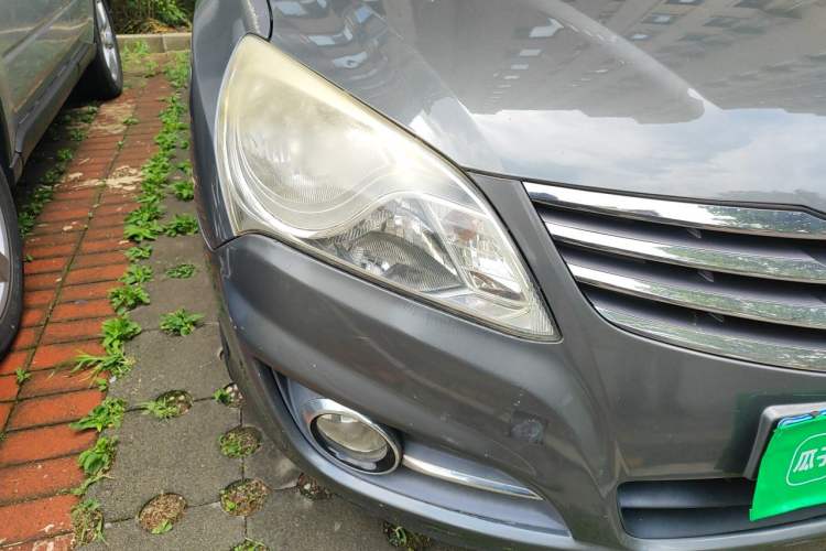 Used Hyundai Celesta 2011 1.6L Automatic Luxury Version Right Front Headlight