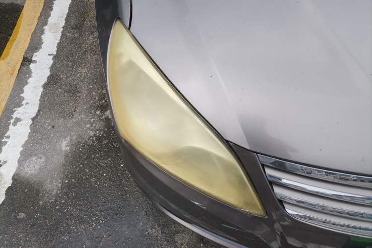 Used Hyundai Celesta 2011 1.6L Automatic Comfort Edition Right Front Headlight