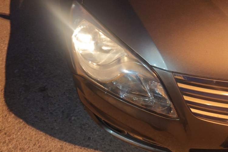 Used Hyundai Celesta 2011 1.6L Automatic Comfort Edition Right Front Headlight