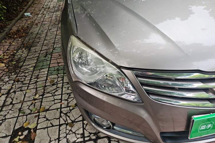 Used Hyundai Celesta 2011 1.6L Manual Comfort Edition Right Front Headlight