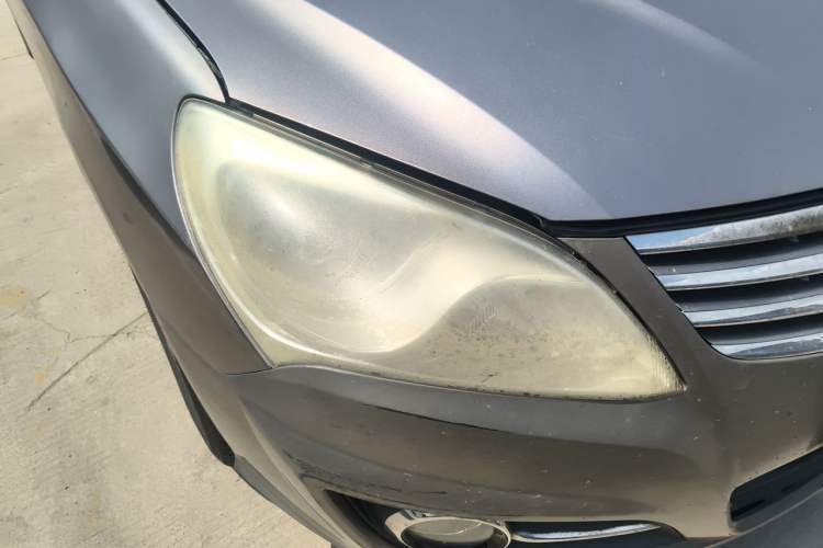 Used Hyundai Celesta 2011 1.6L Manual Luxury Model Right Front Headlight