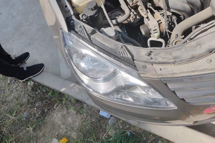 Used Hyundai Celesta 2011 1.6L Manual Luxury Model Right Front Headlight