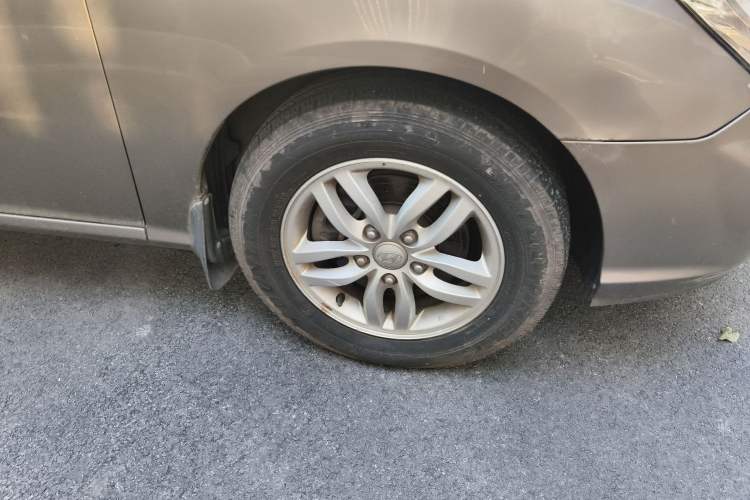 Used Hyundai Celesta 2011 1.6L Automatic Luxury Version Right Front Wheel Hub