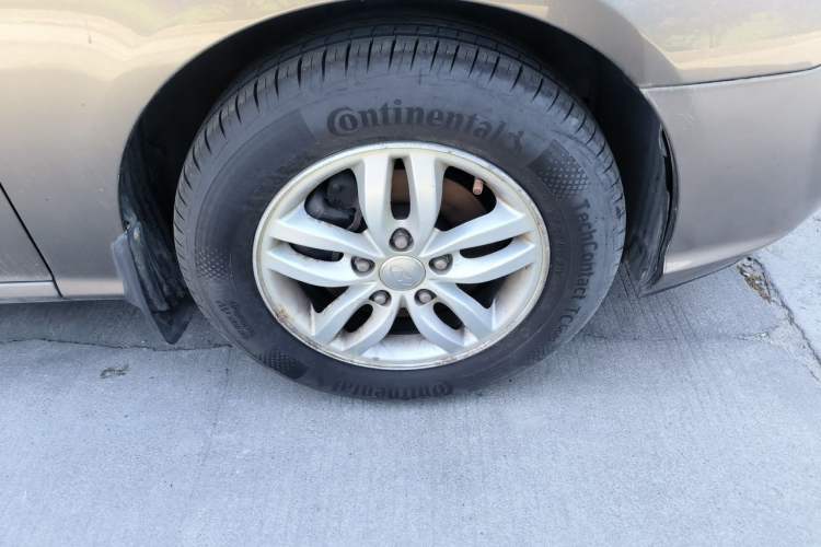 Used Hyundai Celesta 2011 1.6L Manual Luxury Model Right Front Wheel Hub