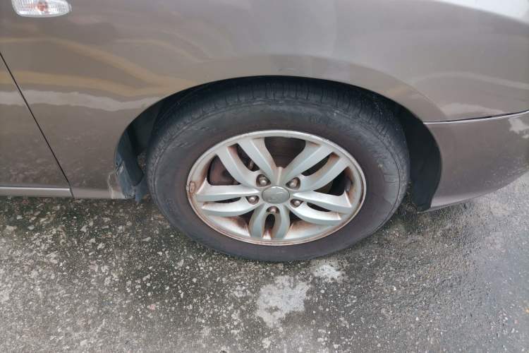 Used Hyundai Celesta 2011 1.6L Automatic Comfort Edition Right Front Wheel Hub