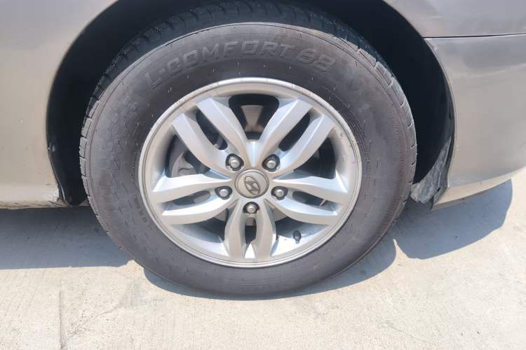 Used Hyundai Celesta 2011 1.6L Manual Luxury Model Right Front Wheel Hub
