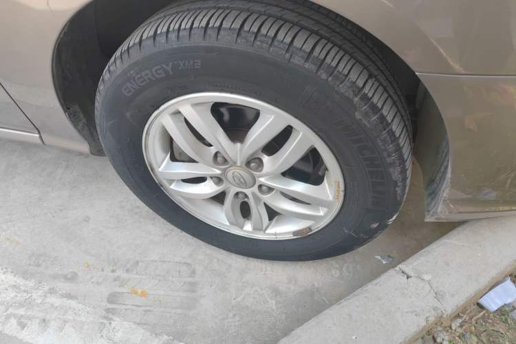 Used Hyundai Celesta 2011 1.6L Manual Luxury Model Right Front Wheel Hub
