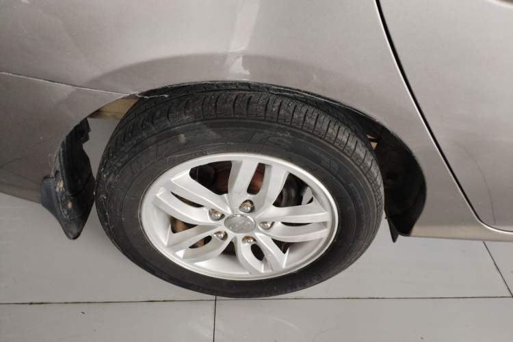 Used Hyundai Celesta 2011 1.6L Manual Comfort Edition Right Rear Wheel Hub
