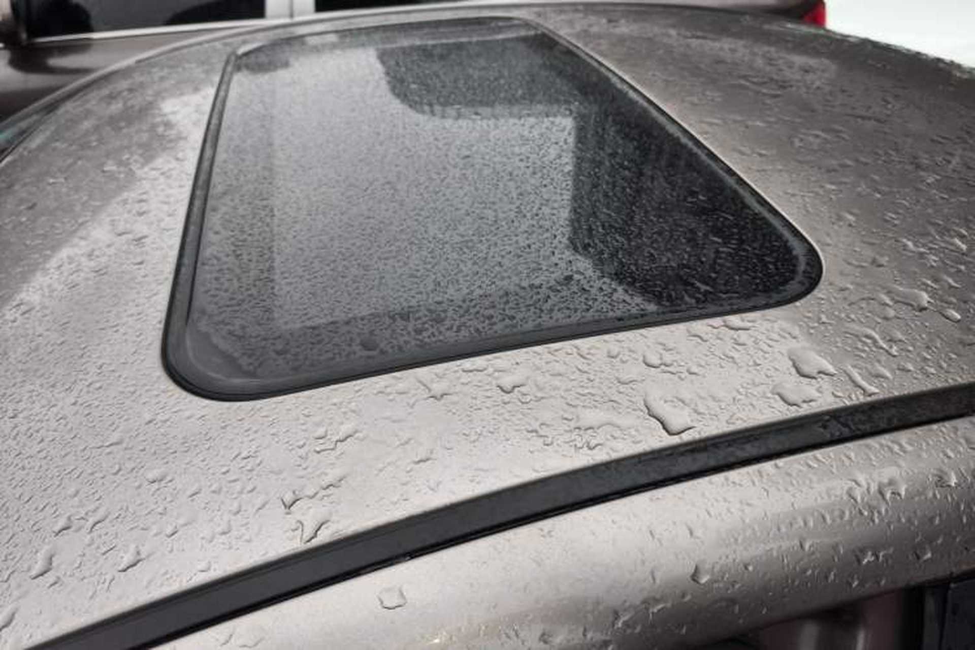 Used Hyundai Celesta 2011 1.6L Manual Luxury Model Roof