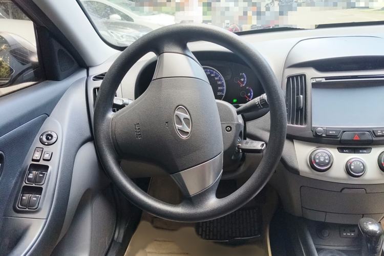 Used Hyundai Celesta 2011 1.6L Automatic Comfort Edition Steering Wheel