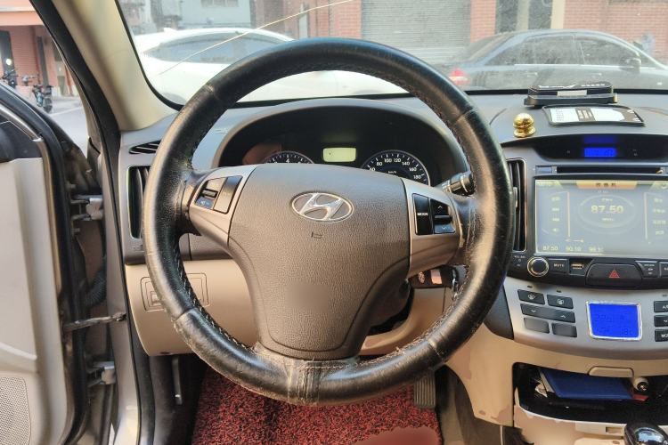 Used Hyundai Celesta 2011 1.6L Automatic Luxury Version Steering Wheel