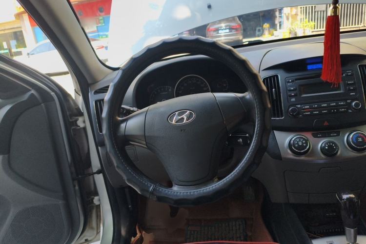 Used Hyundai Celesta 2011 1.6L Automatic Comfort Edition Steering Wheel