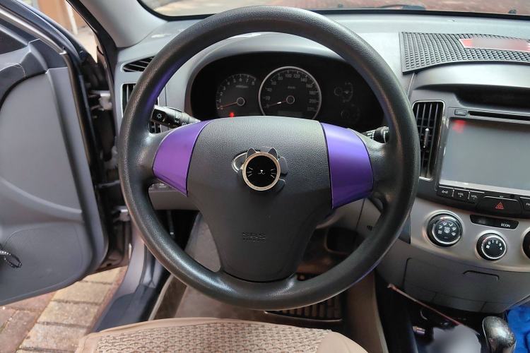 Used Hyundai Celesta 2011 1.6L Automatic Top-Tier Version Steering Wheel