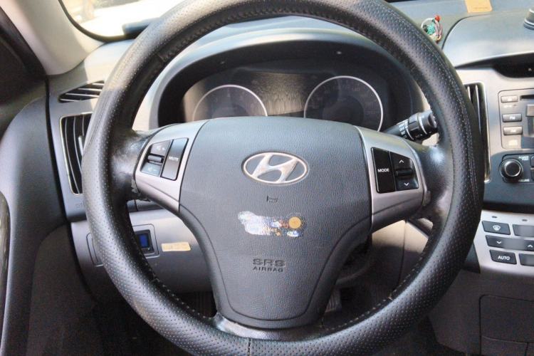 Used Hyundai Celesta 2011 1.6L Automatic Luxury Version Steering Wheel
