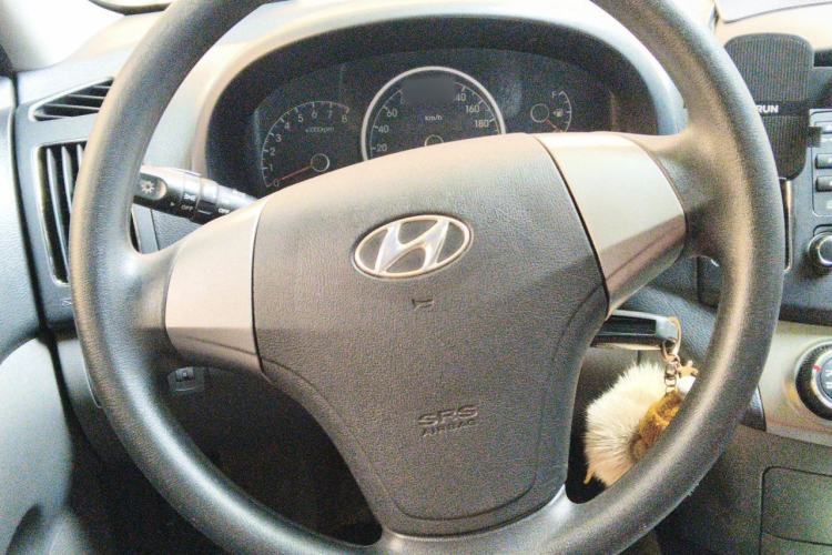 Used Hyundai Celesta 2011 1.6L Manual Luxury Model Steering Wheel