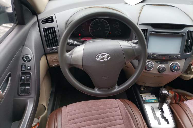 Used Hyundai Celesta 2011 1.6L Automatic Comfort Edition Steering Wheel