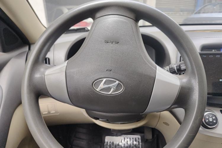 Used Hyundai Celesta 2011 1.6L Automatic Comfort Edition Steering Wheel